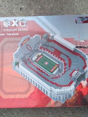 Lego Stadium Series Brick Set in Gray, Red, Green, White